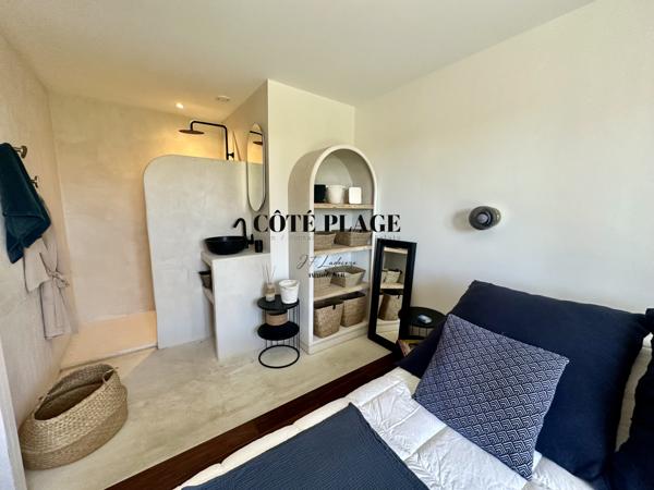 Vaux-sur-Mer (17640) VAUX /MER MAISON RÉNOVÉE AU PRIX DE 580 000 € FAI