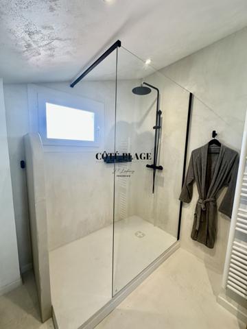 Vaux-sur-Mer (17640) VAUX /MER MAISON RÉNOVÉE AU PRIX DE 580 000 € FAI