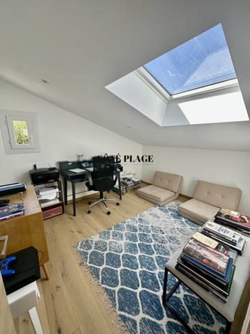 Vaux-sur-Mer (17640) VAUX /MER MAISON RÉNOVÉE AU PRIX DE 580 000 € FAI