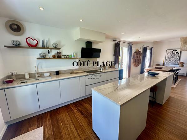 Vaux-sur-Mer (17640) VAUX /MER MAISON RÉNOVÉE AU PRIX DE 580 000 € FAI