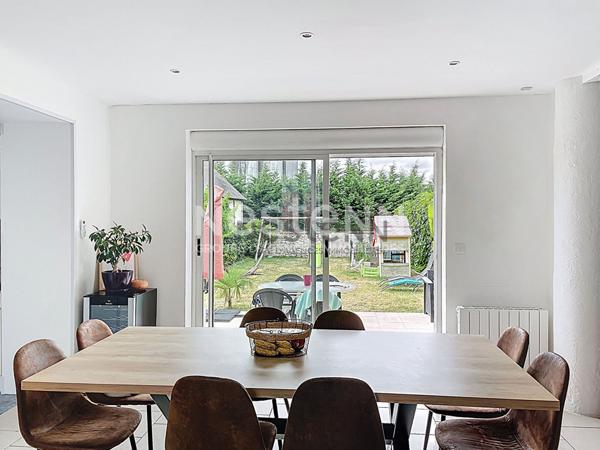 COUP DE COEUR ! Maison de bourg 4 chambres - Belle pièce de vie - Terrain clos avec dépendances