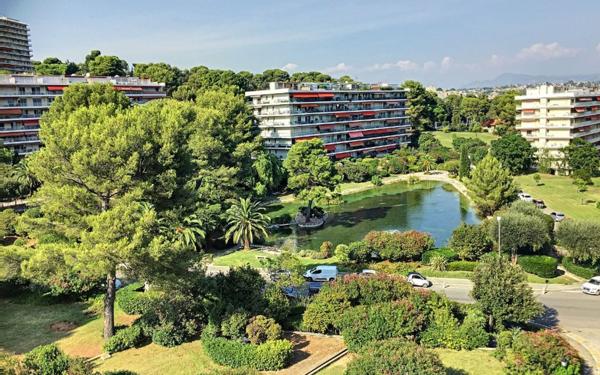Appartement à louer    3 pièces •  Cagnes-sur-Mer