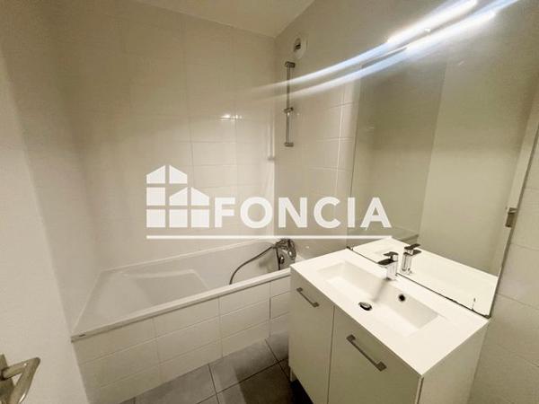 Location Appartement 3 pièces 70.85 m² - 60 A 86 RUE DE MEYRIN Ferney Voltaire 01210