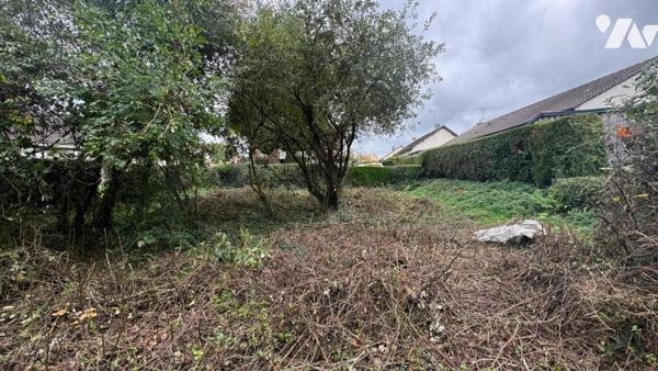 Dans le bourg de Marigny, ancienne maison d'habitation entièrement à rénover