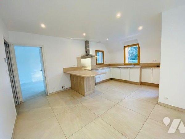 A vendre à Trégastel (22730) en Côtes-d'Armor (22), une maison construite en 2018, d'une surfac...