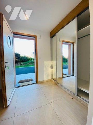 A vendre à Trégastel (22730) en Côtes-d'Armor (22), une maison construite en 2018, d'une surfac...