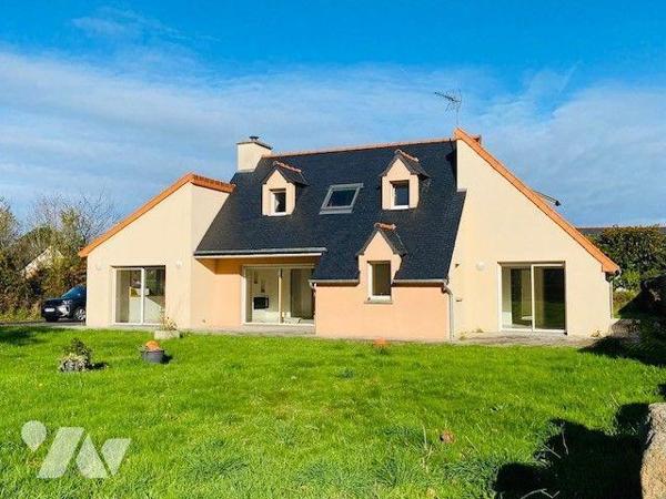 A vendre à Trégastel (22730) en Côtes-d'Armor (22), une maison construite en 2018, d'une surfac...