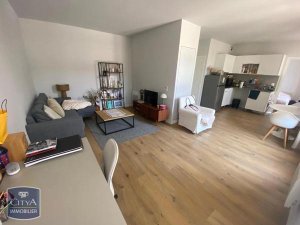 Appartement à louer 2 pièces 44.46m² Toulon (83000)
