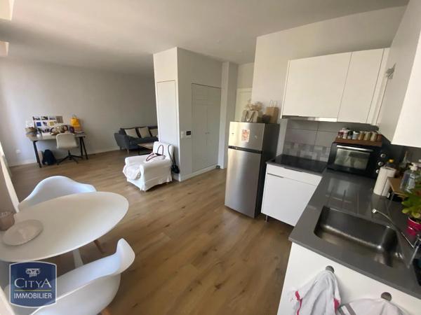 Appartement à louer 2 pièces 44.46m² Toulon (83000)