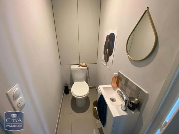 Appartement à louer 2 pièces 44.46m² Toulon (83000)