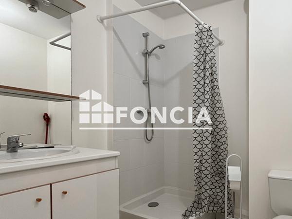 Location Studio meublé 33.27 m² - 149 RUE NATIONALE Cholet 49300