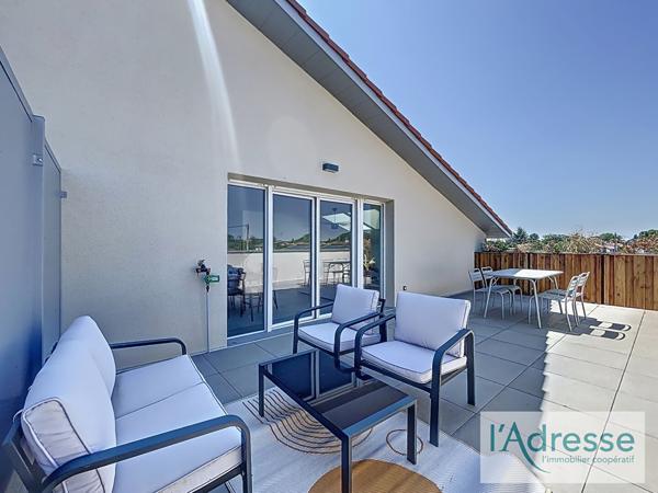 APPARTEMENT NEUF LIVRÉ IMMÉDIATEMENT :-) DERNIER ÉTAGE AVEC TERRASSE - CASTELGINEST