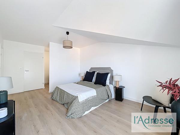 APPARTEMENT NEUF LIVRÉ IMMÉDIATEMENT :-) DERNIER ÉTAGE AVEC TERRASSE - CASTELGINEST