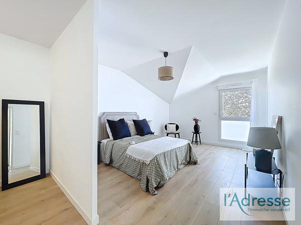 APPARTEMENT NEUF LIVRÉ IMMÉDIATEMENT :-) DERNIER ÉTAGE AVEC TERRASSE - CASTELGINEST