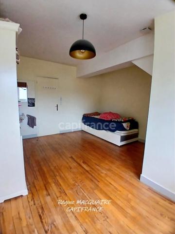 A Vendre -  Maison de bourg rénovée – 190 m² – 5 chambres – équipements modernes : une opportunité rare au centre bourg. MORTAIN (50)