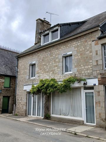 A Vendre -  Maison de bourg rénovée – 190 m² – 5 chambres – équipements modernes : une opportunité rare au centre bourg. MORTAIN (50)