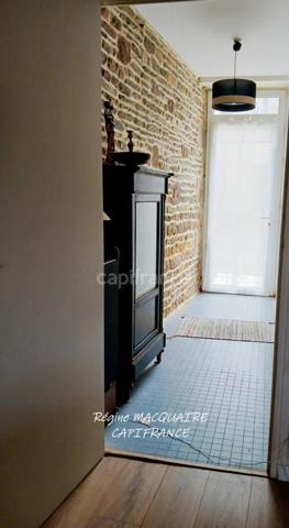 A Vendre -  Maison de bourg rénovée – 190 m² – 5 chambres – équipements modernes : une opportunité rare au centre bourg. MORTAIN (50)