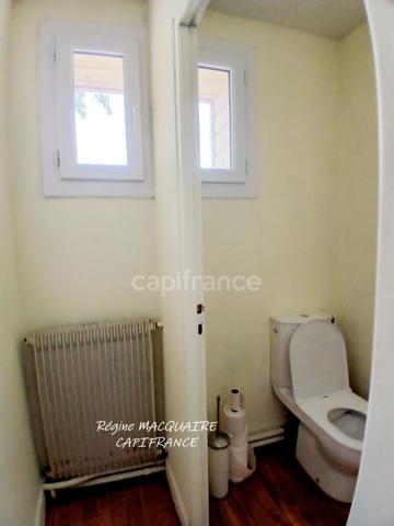 A Vendre -  Maison de bourg rénovée – 190 m² – 5 chambres – équipements modernes : une opportunité rare au centre bourg. MORTAIN (50)