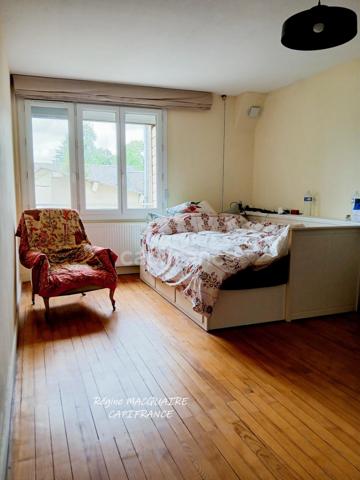 A Vendre -  Maison de bourg rénovée – 190 m² – 5 chambres – équipements modernes : une opportunité rare au centre bourg. MORTAIN (50)