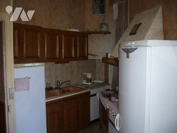 MAISON DE VILLE AU CENTRE DE LE MAYET DE MONTAGNE