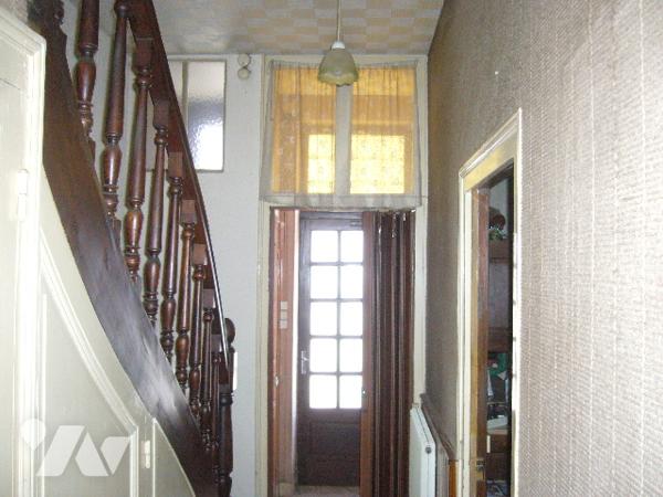 MAISON DE VILLE AU CENTRE DE LE MAYET DE MONTAGNE