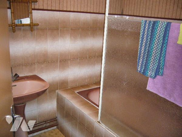 MAISON DE VILLE AU CENTRE DE LE MAYET DE MONTAGNE