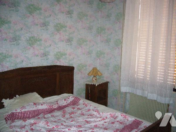 MAISON DE VILLE AU CENTRE DE LE MAYET DE MONTAGNE