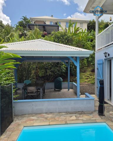 Coup de cœur pour cette villa F5 à l'Anse à L'Ane aux Trois-Ilets.