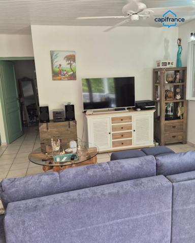 Coup de cœur pour cette villa F5 à l'Anse à L'Ane aux Trois-Ilets.