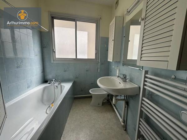 Vente                                                      Appartement
                        
                     3 pièces                      63 m2                     à Marmande