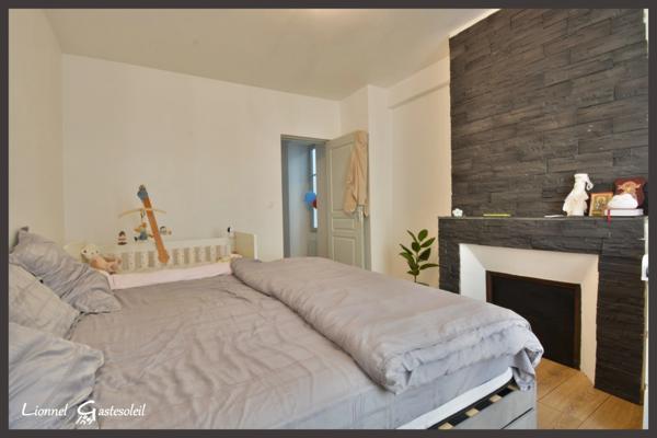A vendre maison de ville sur trois niveaux au coeur de la bastide de Sainte Foy la Grande