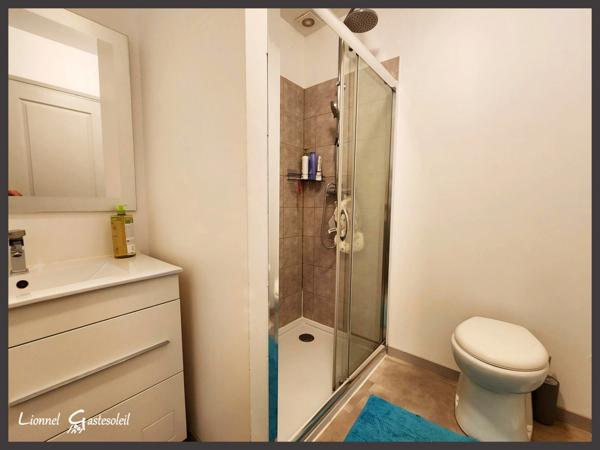 A vendre maison de ville sur trois niveaux au coeur de la bastide de Sainte Foy la Grande
