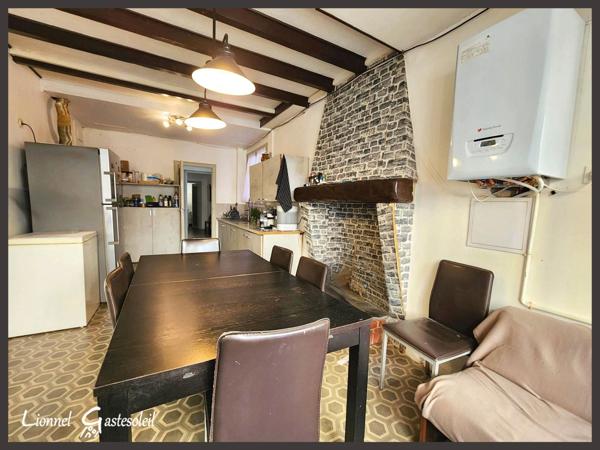 A vendre maison de ville sur trois niveaux au coeur de la bastide de Sainte Foy la Grande