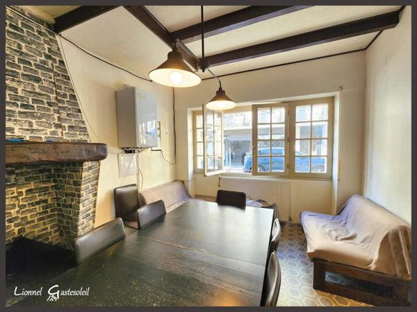 A vendre maison de ville sur trois niveaux au coeur de la bastide de Sainte Foy la Grande