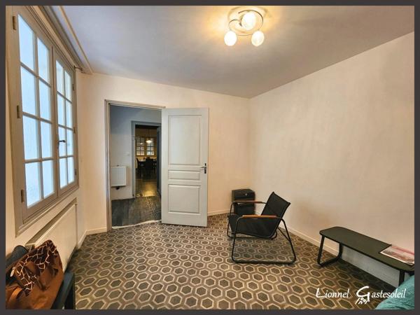 A vendre maison de ville sur trois niveaux au coeur de la bastide de Sainte Foy la Grande