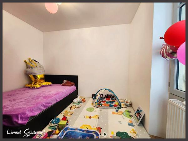 A vendre maison de ville sur trois niveaux au coeur de la bastide de Sainte Foy la Grande
