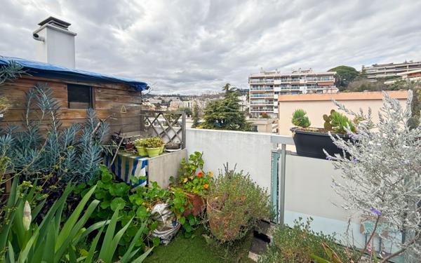 Appartement à vendre    3 pièces • 57 m2 Nice