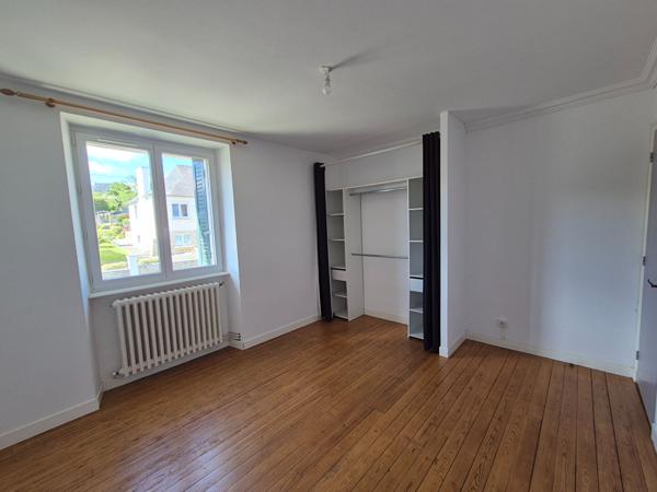 LANDIVISIAU- Maison 5 pièces Landivisiau