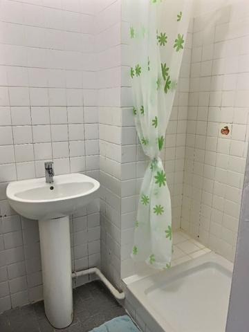 A louer chambre de bonne à Marseille 13008 -  MERMOZ