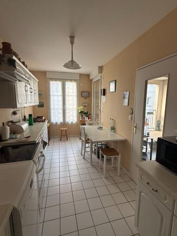 COURS SAINT DAMIEN/LES MAILLETS-T4+BALCON+PARKING+CAVE