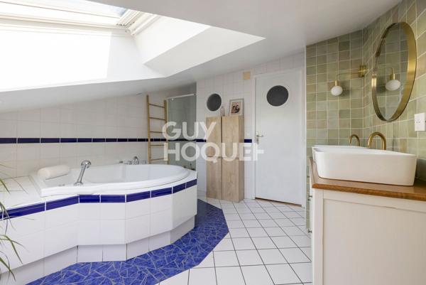 MOZAC - Appartement de caractère, 3 chambres, places de parking.