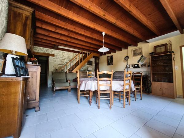 Maison 5 chambres à vendre à Mauzé Sur Le Mignon 79210
