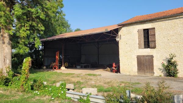 Maison 5 chambres à vendre à Mauzé Sur Le Mignon 79210