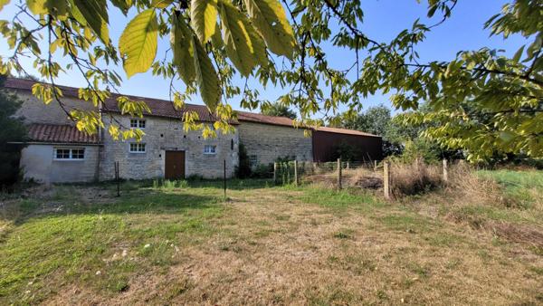 Maison 5 chambres à vendre à Mauzé Sur Le Mignon 79210