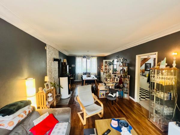 Maison 140 m² – HYPER CENTRE– Jardin, garage, dépendance