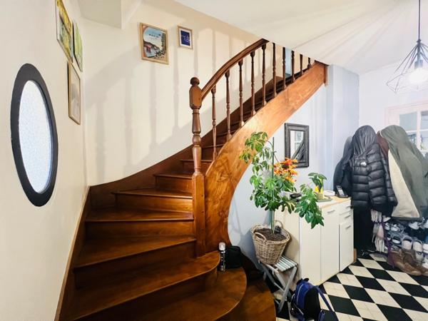 Maison 140 m² – HYPER CENTRE– Jardin, garage, dépendance