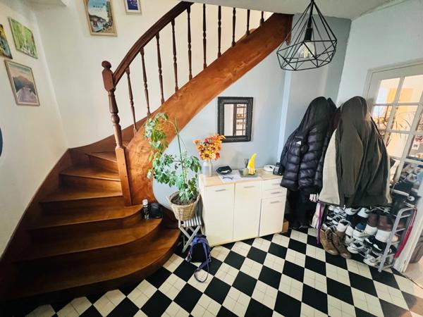 Maison 140 m² – HYPER CENTRE– Jardin, garage, dépendance