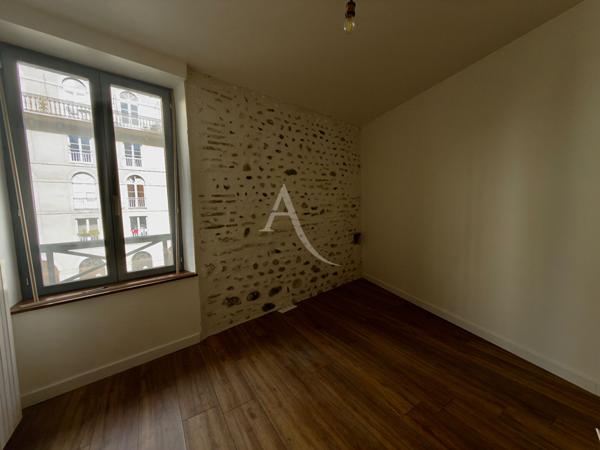 Pau,Place Gramont appartement duplex 4 chambres.