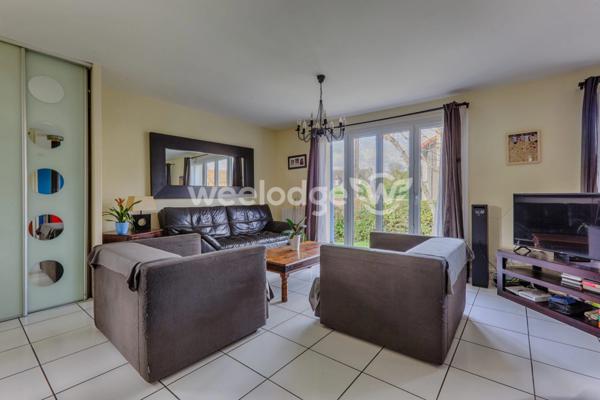 Maison à vendre 8 pièces de 122,21 m² à Andrésy