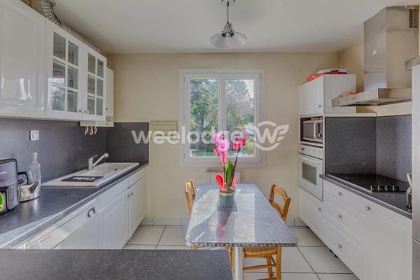 Maison à vendre 8 pièces de 122,21 m² à Andrésy